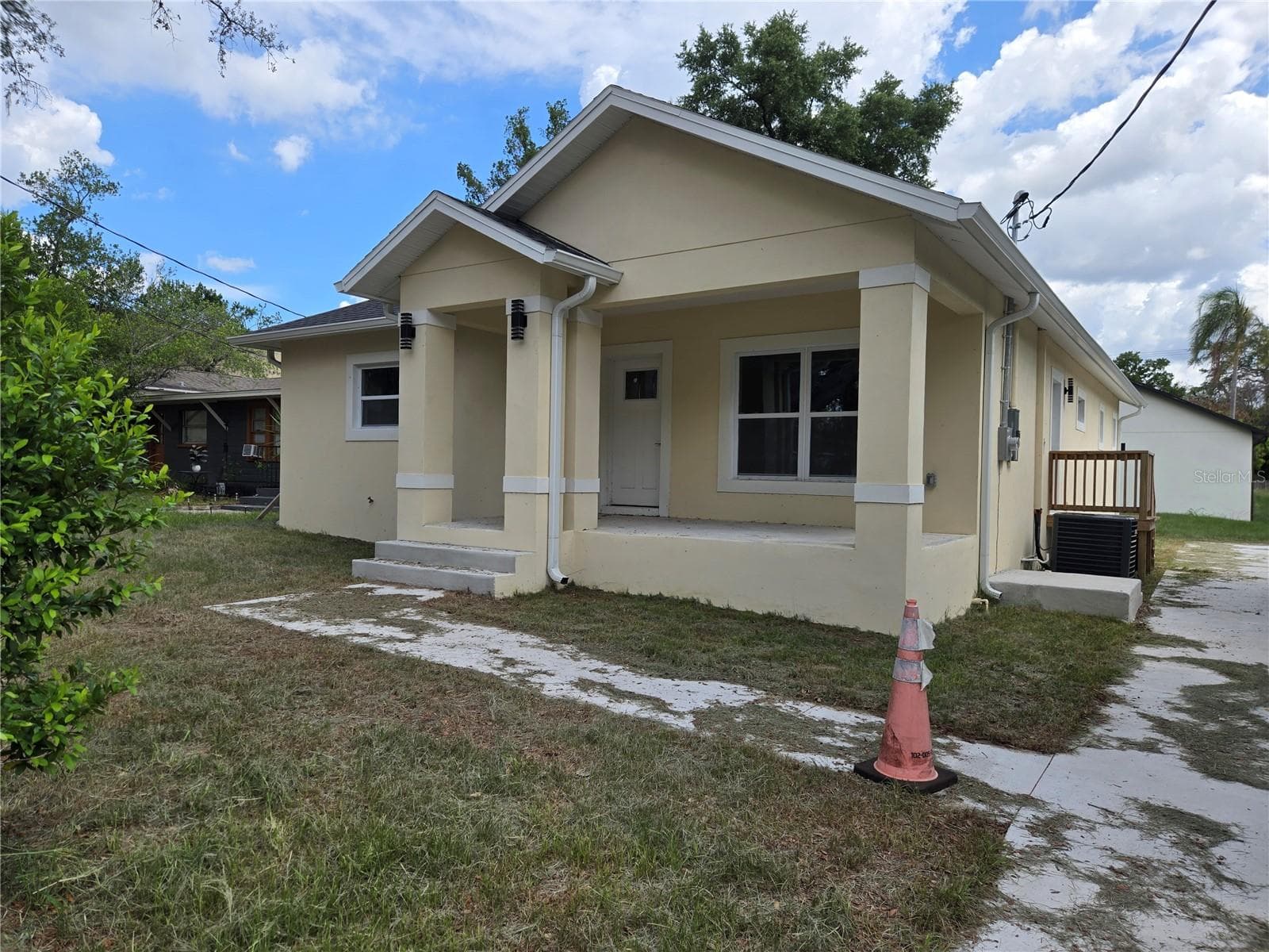 704 E ORCHID AVE