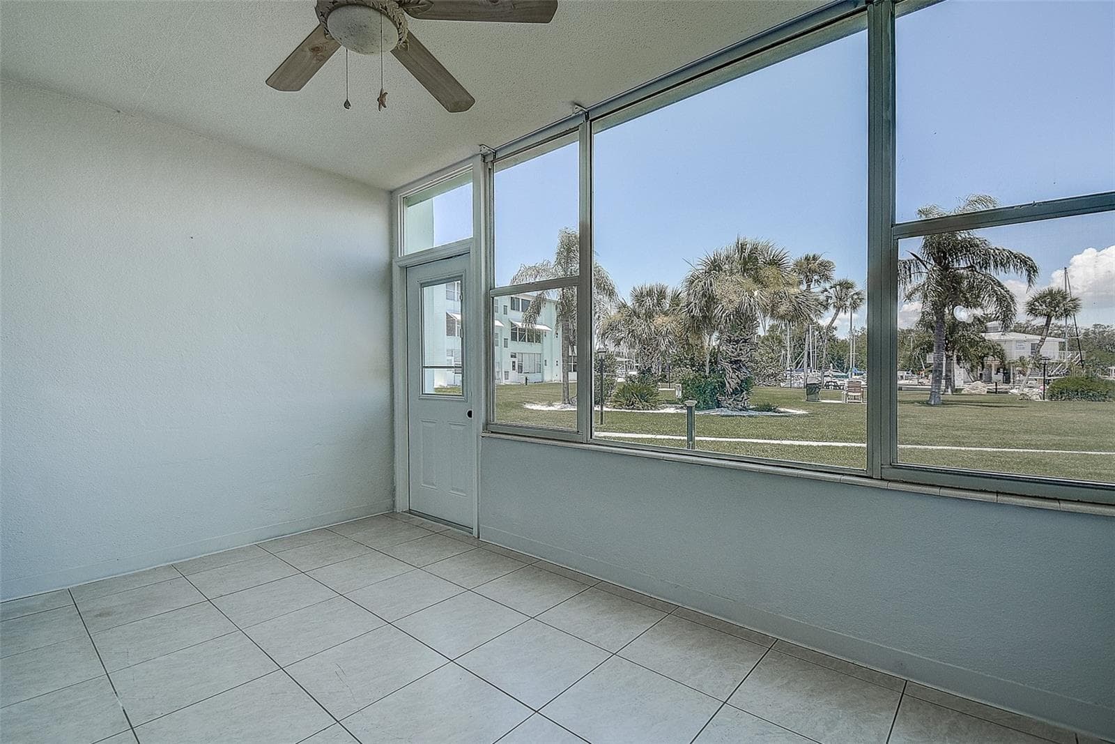 Florida Room - 1819 SHORE DR S #110, SOUTH PASADENA