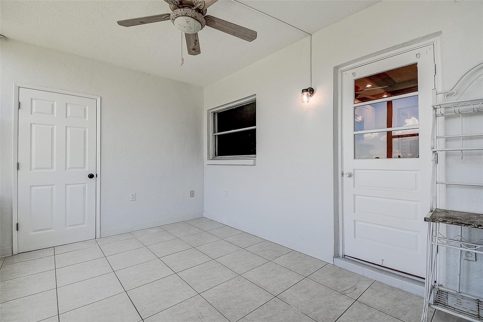 Florida Room - 1819 SHORE DR S #110, SOUTH PASADENA