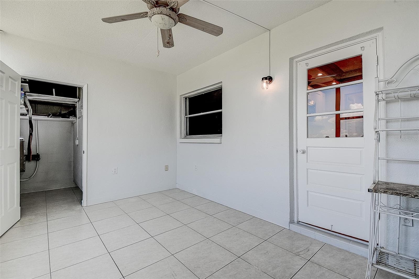 Florida Room w/ Storage Closet - 1819 SHORE DR S #110, SOUTH PASADENA