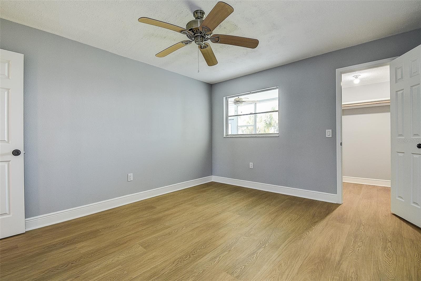 Primary Bedroom w/ Walk In Closet - 1819 SHORE DR S #110, SOUTH PASADENA
