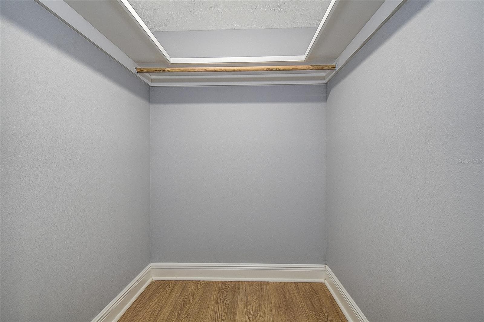 Primary Bedroom Walk In Closet - 1819 SHORE DR S #110, SOUTH PASADENA