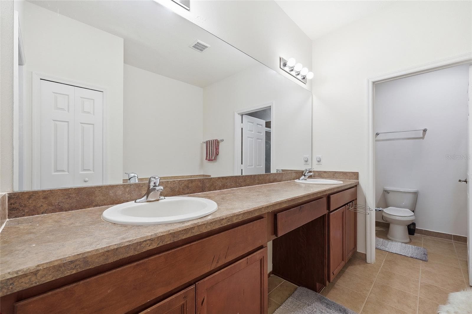 Townhouse at 1940 PORTOFINO MEADOWS BLVD, ORLANDO, photo 36 of 49