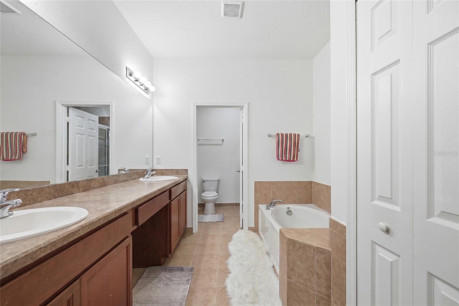 Townhouse at 1940 PORTOFINO MEADOWS BLVD, ORLANDO, photo 37 of 49
