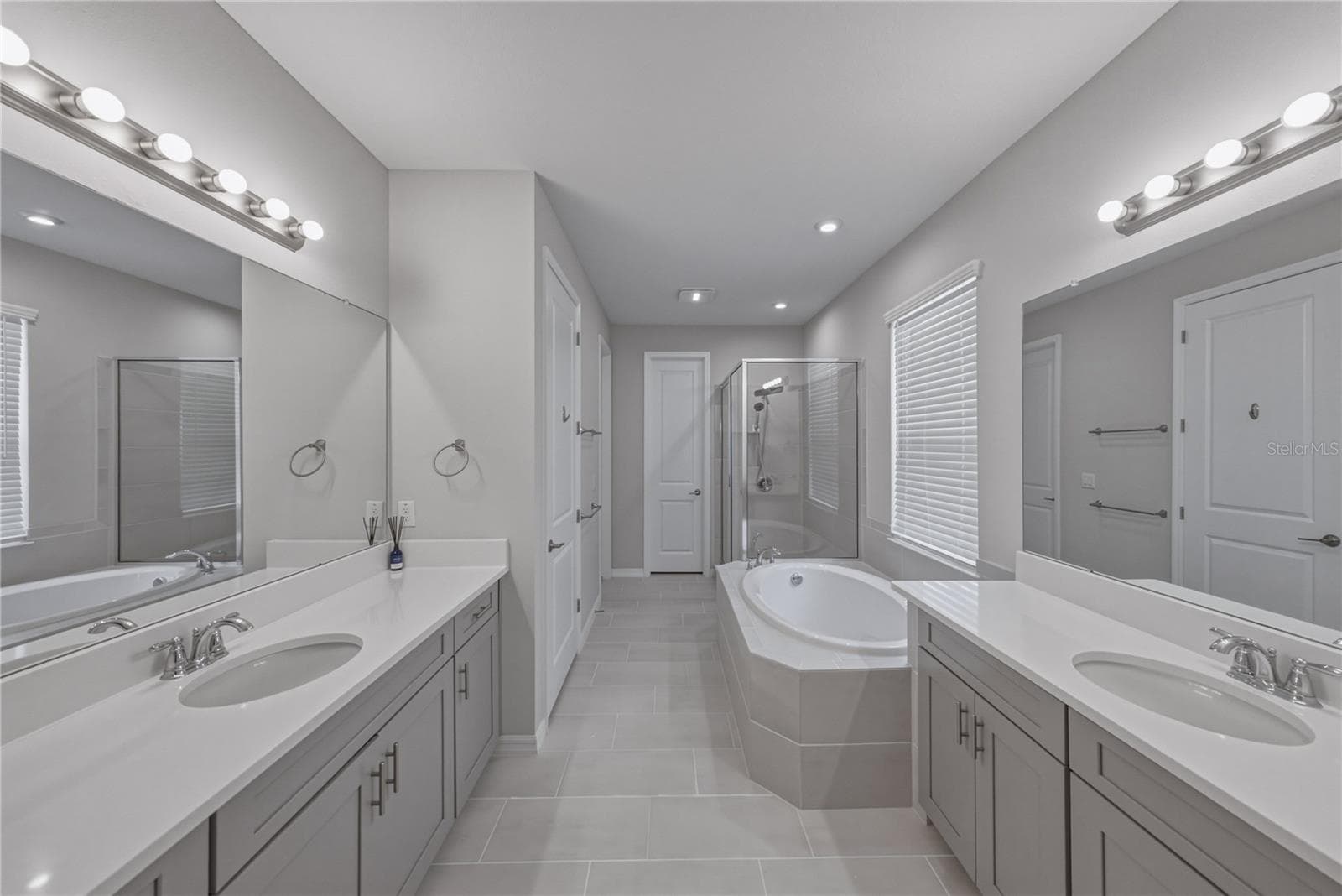 Single Family Residence at 6978 BRADBURY CIR, WESLEY CHAPEL, photo 37 of 98