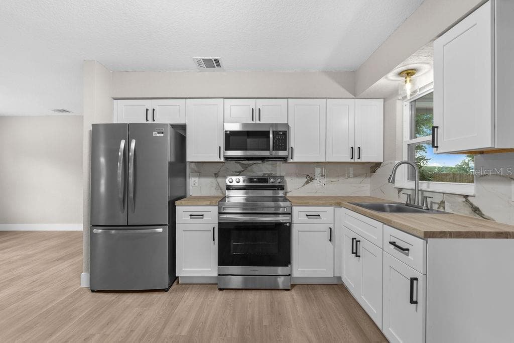 Single Family Residence at 5399 MUSTANG WAY, ORLANDO, photo 7 of 33