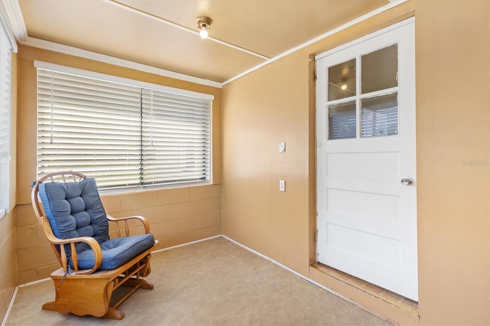 FRONT PORCH - 2000 SOUTH ST, LEESBURG
