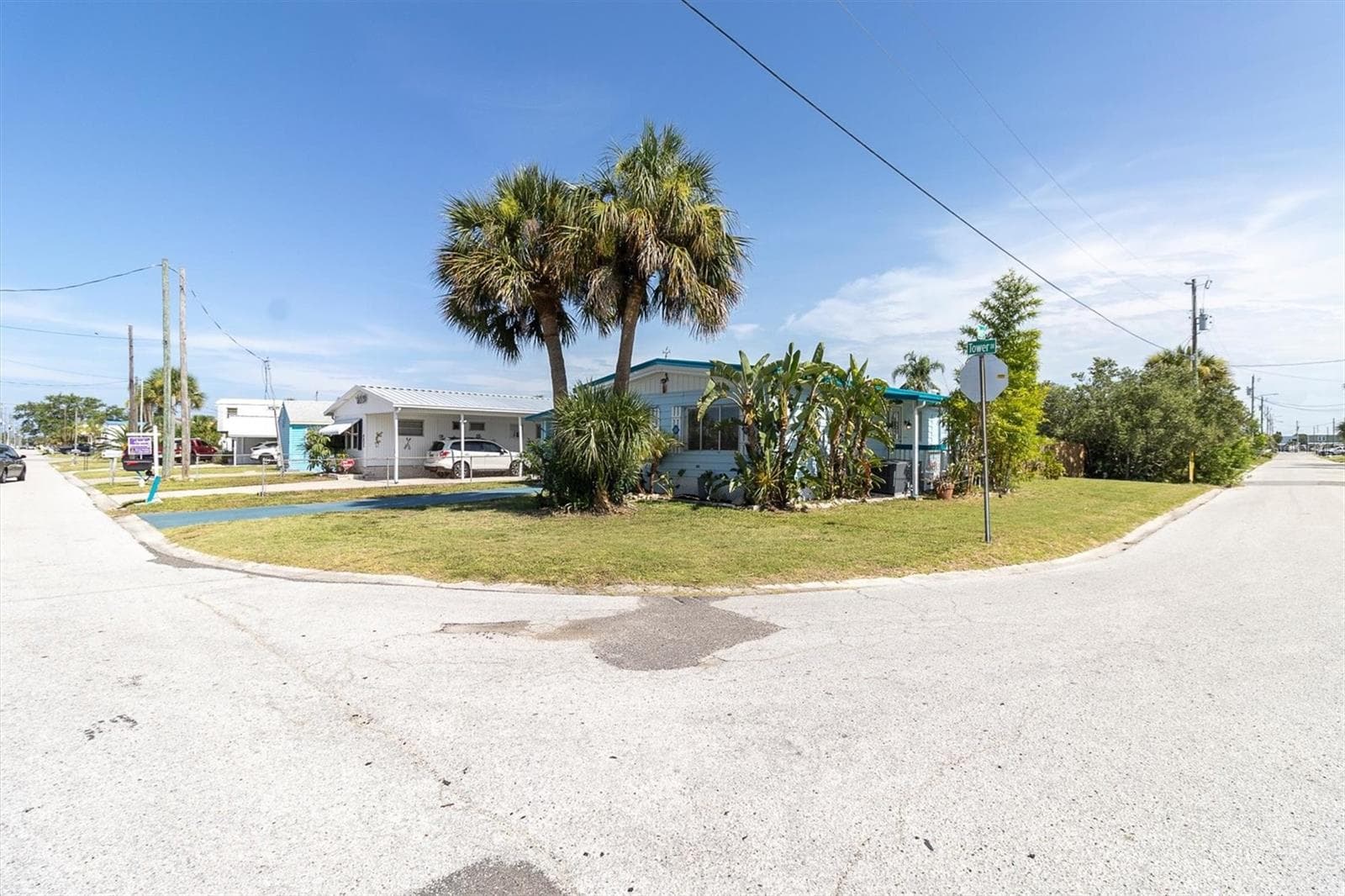 Corner lot.. - 6629 TOWER DR, HUDSON