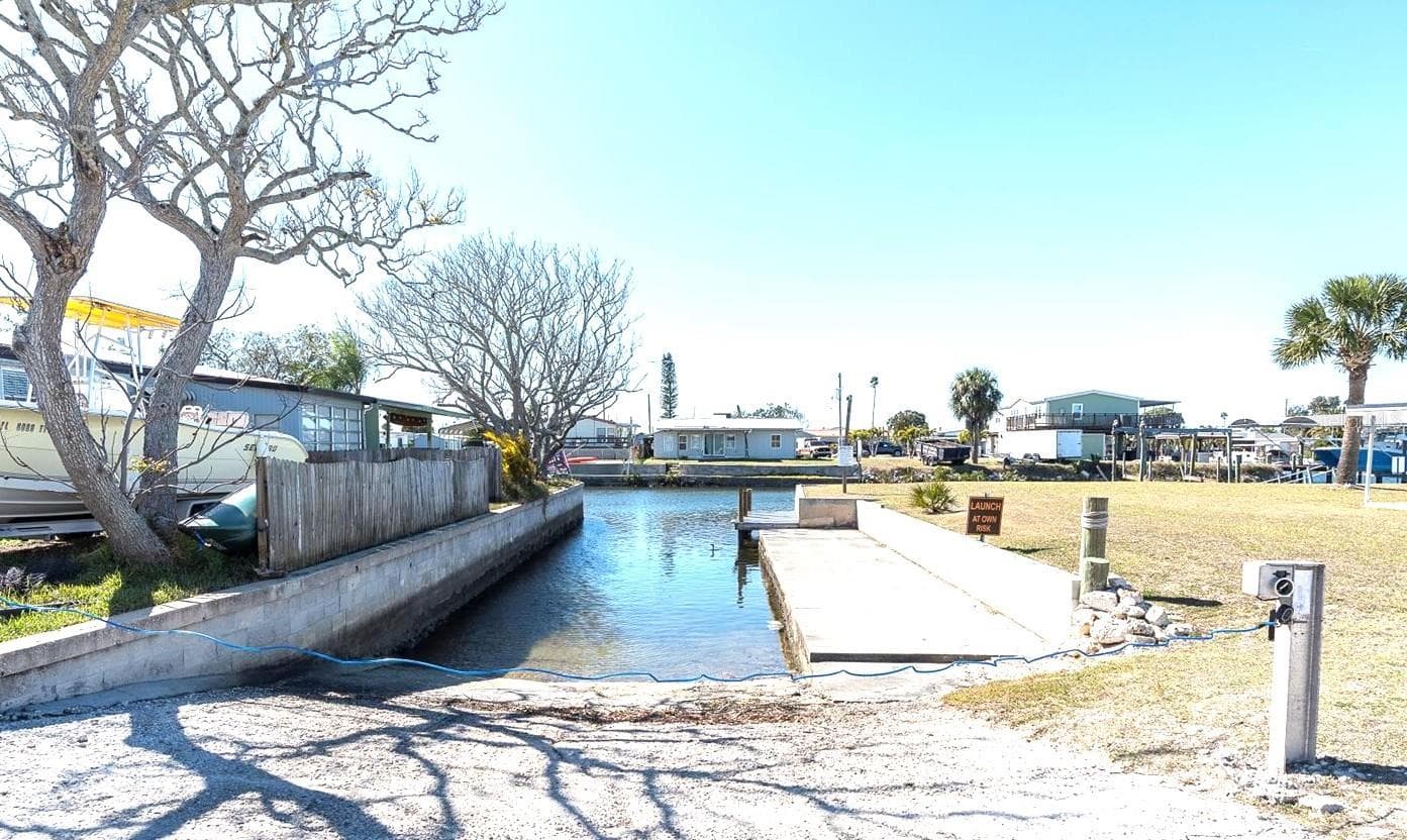 Private Boat Ramp is available, IF desired. Only $245 a YEAR! - 6629 TOWER DR, HUDSON