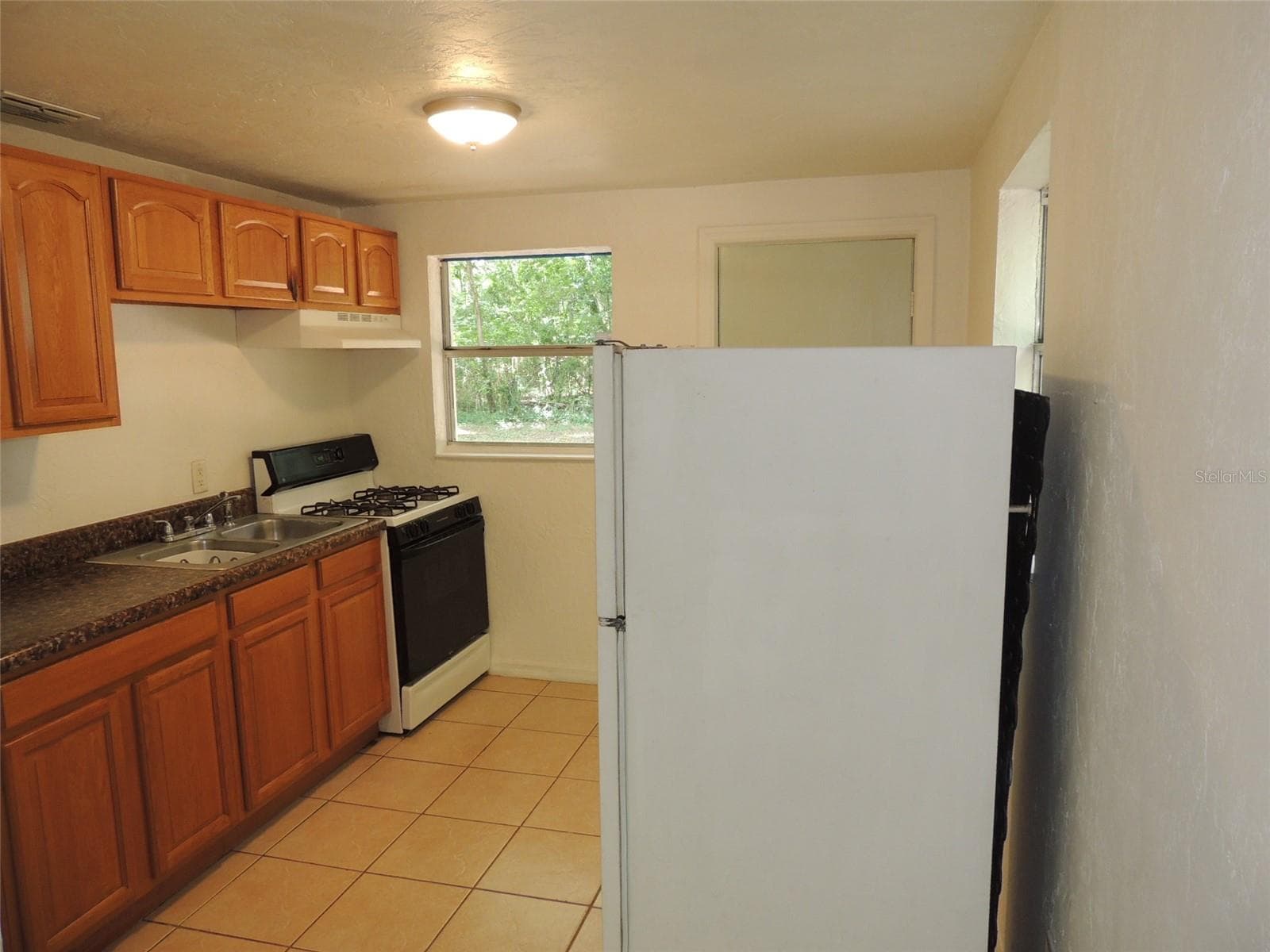Kitchen - 1146 NE 2ND PL, WILLISTON