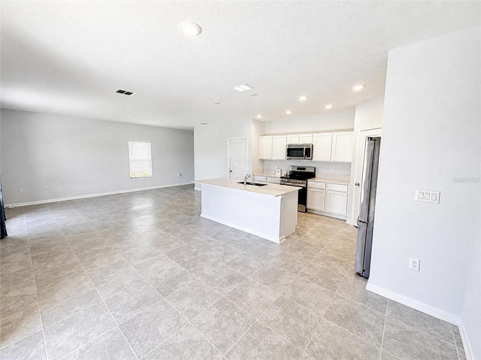 Family Room - 5632 LOGGIA LN, KISSIMMEE