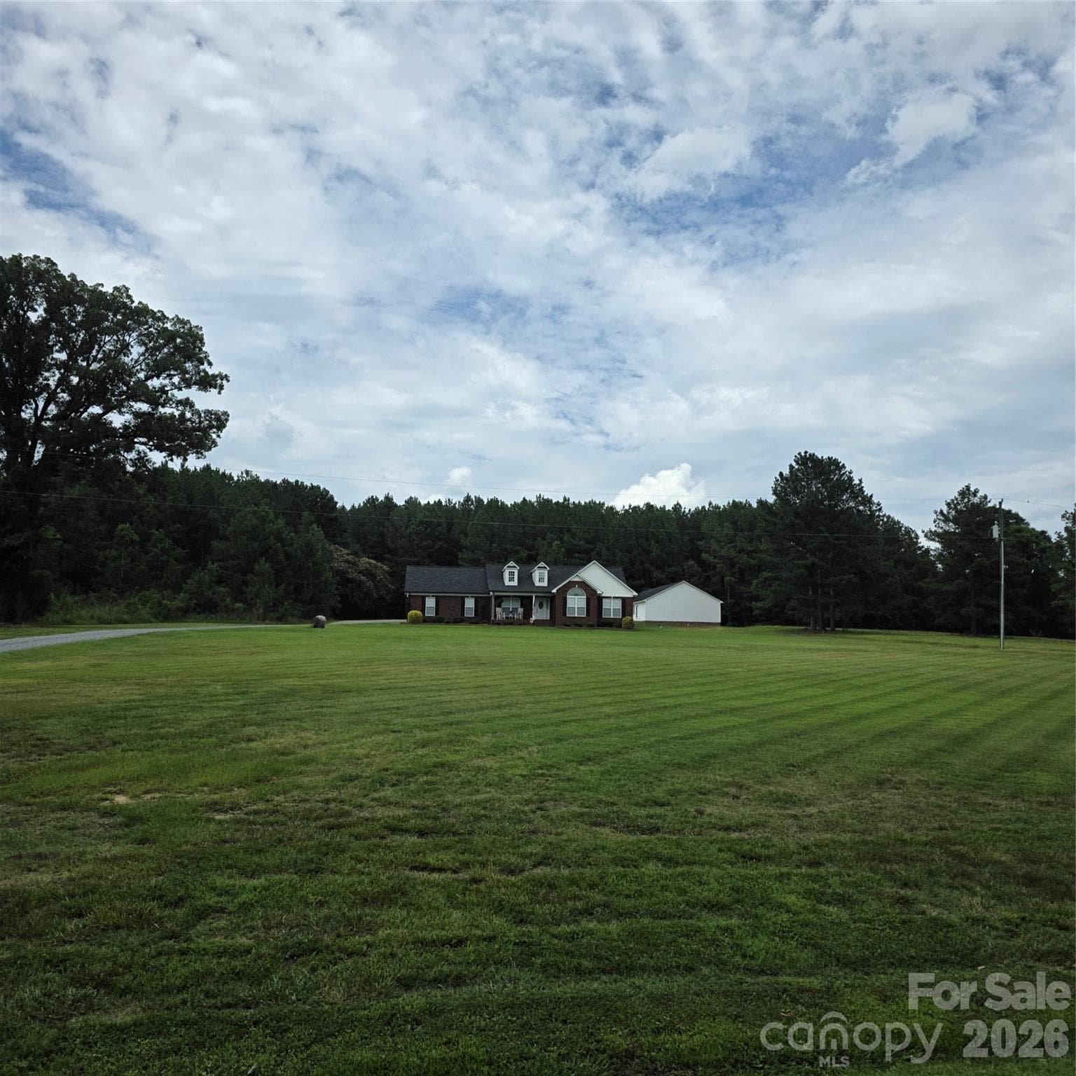 Single Family Residence at 6901 Potter Road S, Waxhaw, photo 9 of 54