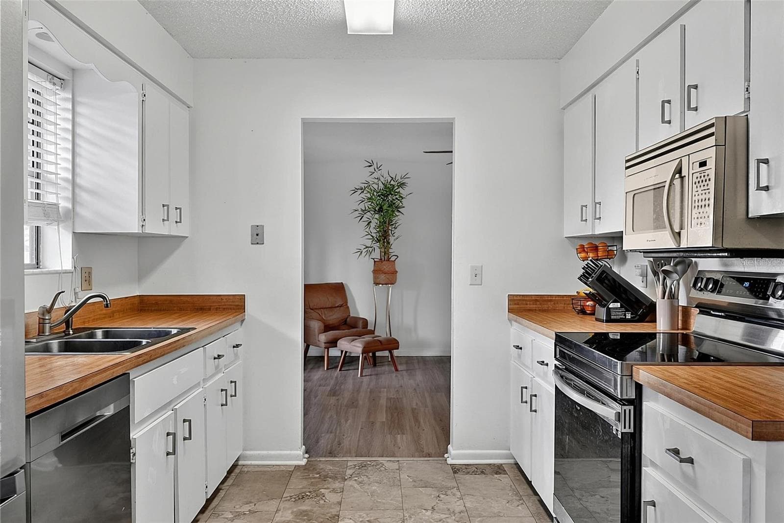 Single Family Residence at 9 BRIDGET TER, ORMOND BEACH, photo 25 of 60