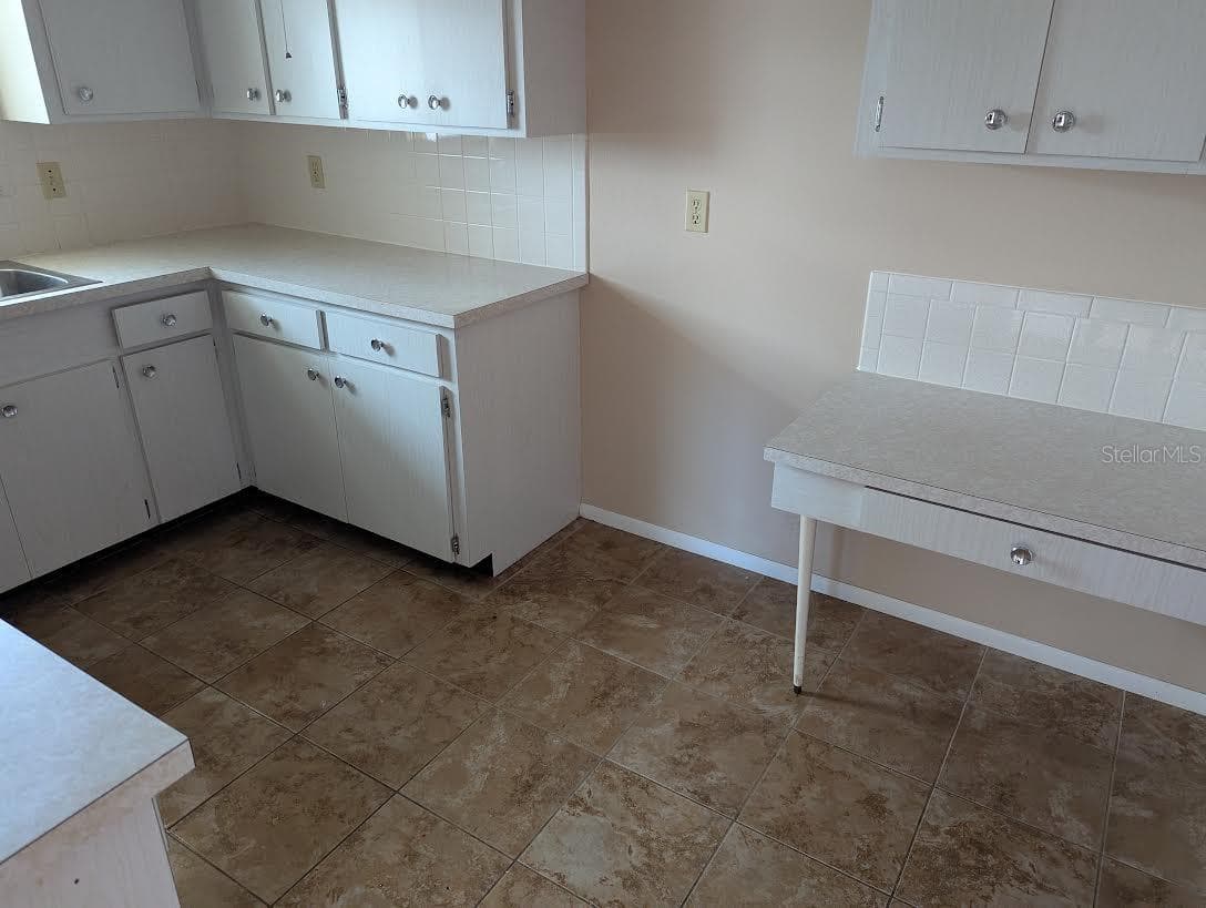 Single Family Residence at 175 ENGLEWOOD HEIGHTS RD, ENGLEWOOD, photo 3 of 12