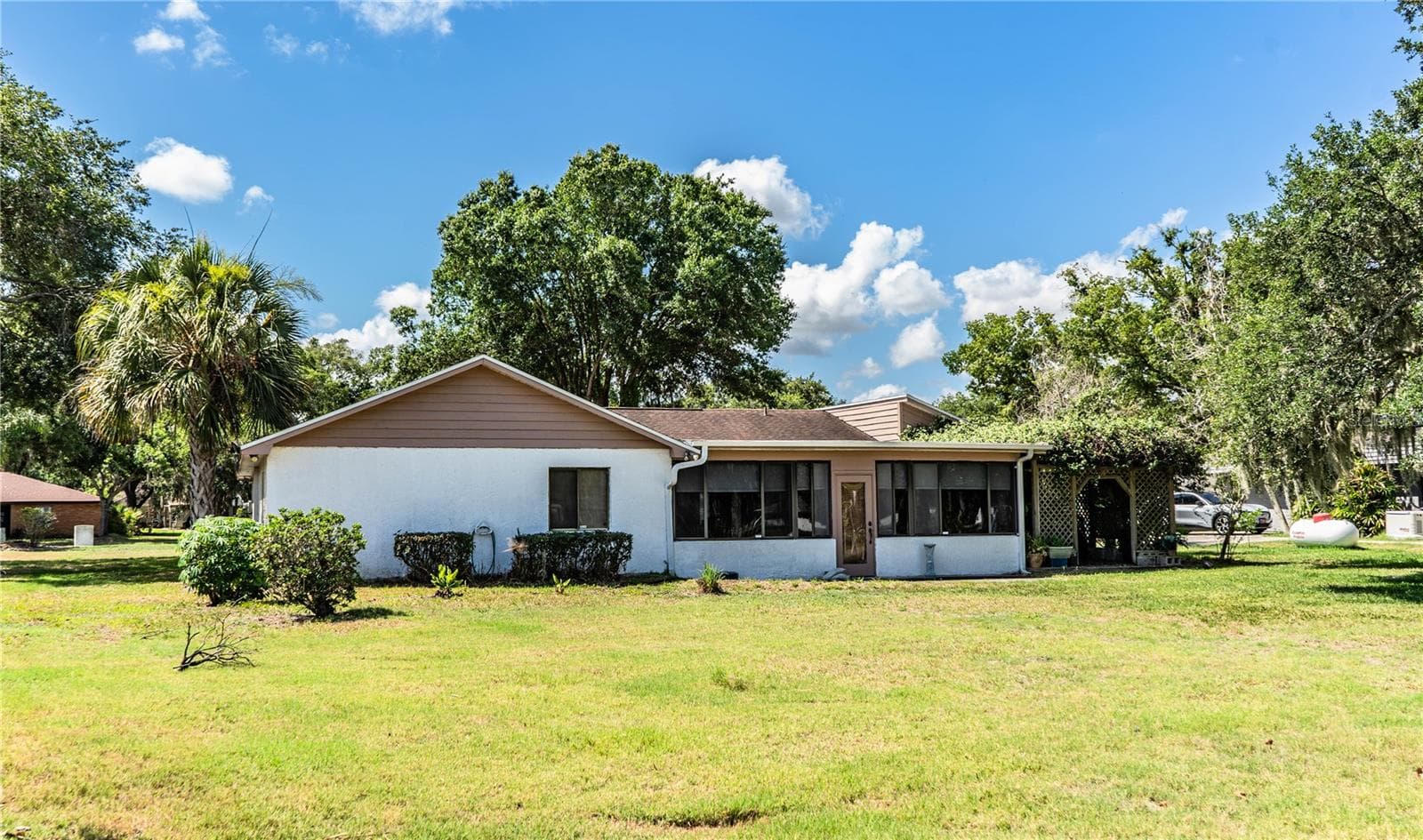 Large Primary Suite - 85 COUNTRY CLUB LN, MULBERRY
