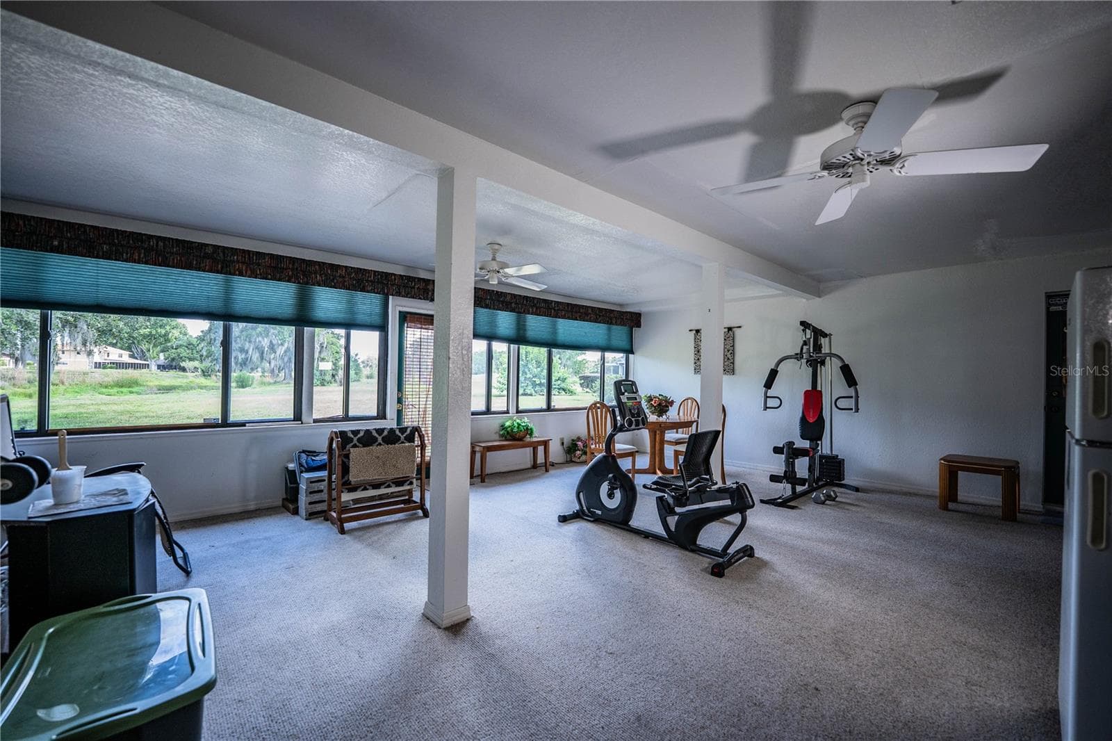 Expansive Florida Room - 85 COUNTRY CLUB LN, MULBERRY