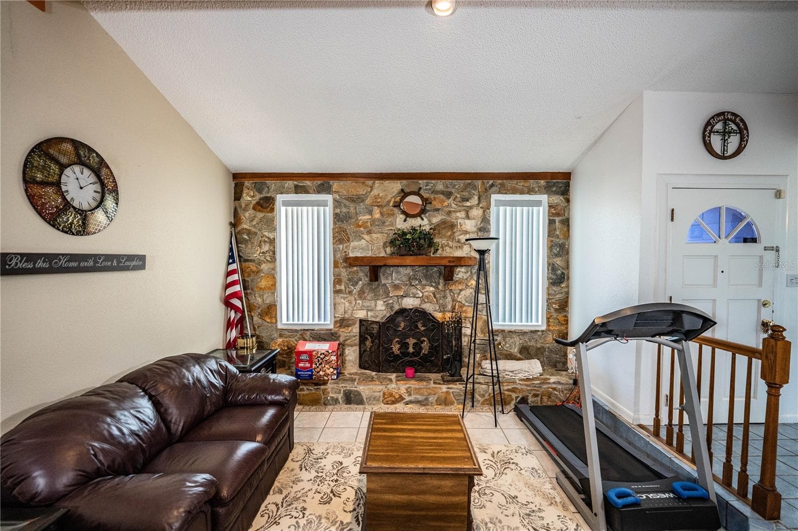 Single Family Residence at 85 COUNTRY CLUB LN, MULBERRY, photo 9 of 73