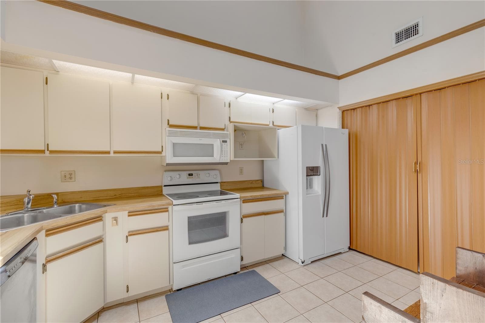 Townhouse at 937 MEADOW VIEW DR #B, PORT ORANGE, photo 9 of 49
