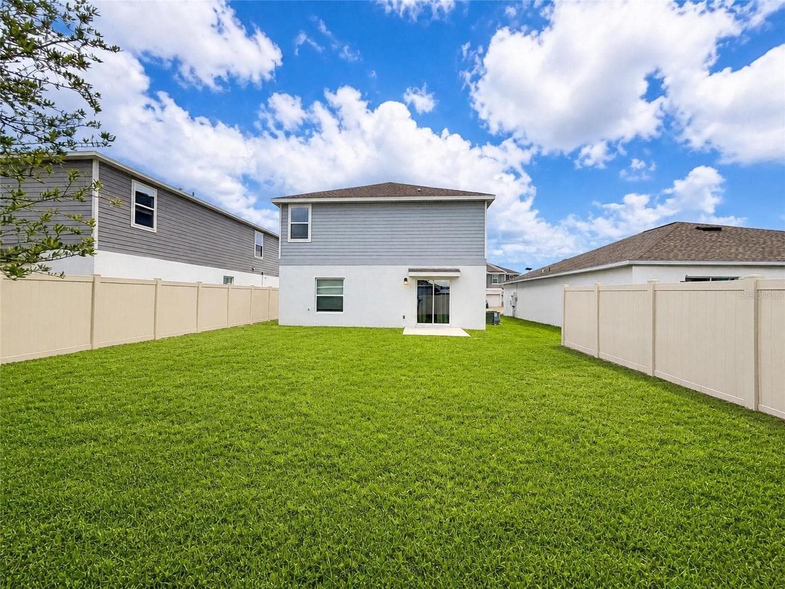 Back Yard - 809 TIMBERLAND DR, EAGLE LAKE