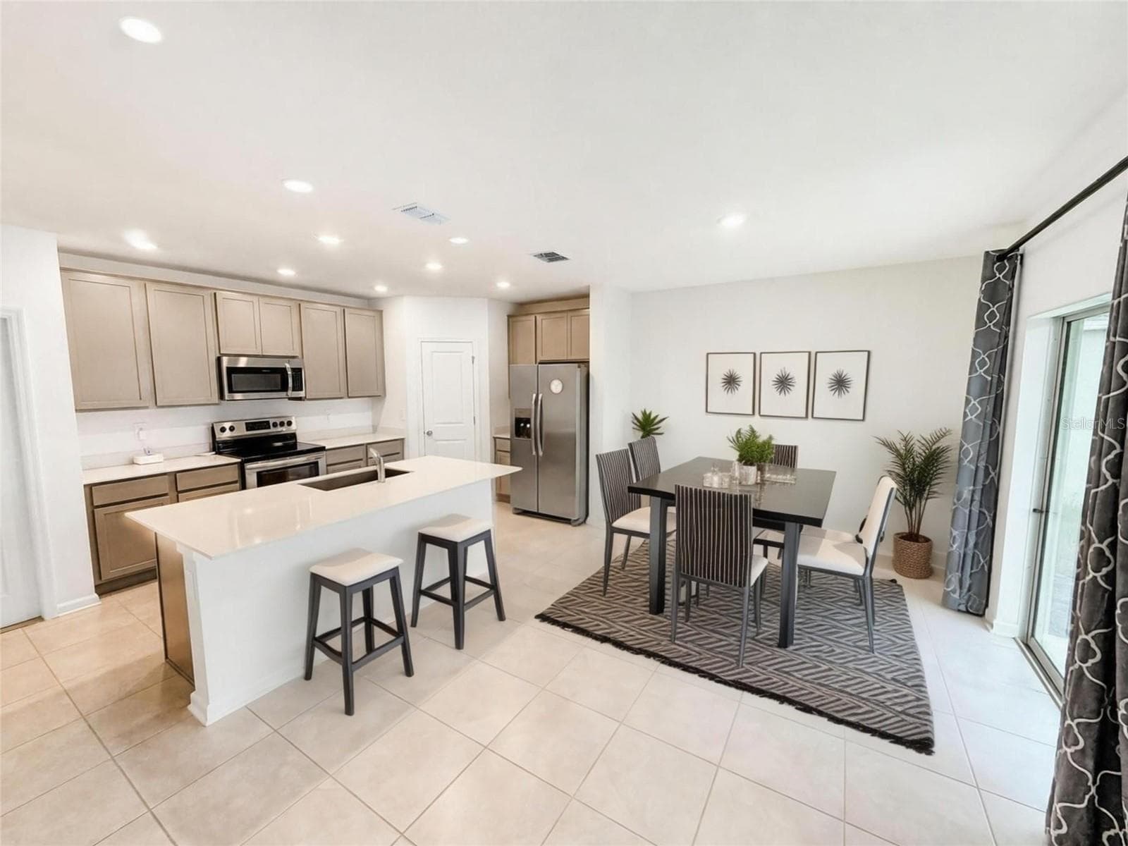 Dining - 809 TIMBERLAND DR, EAGLE LAKE