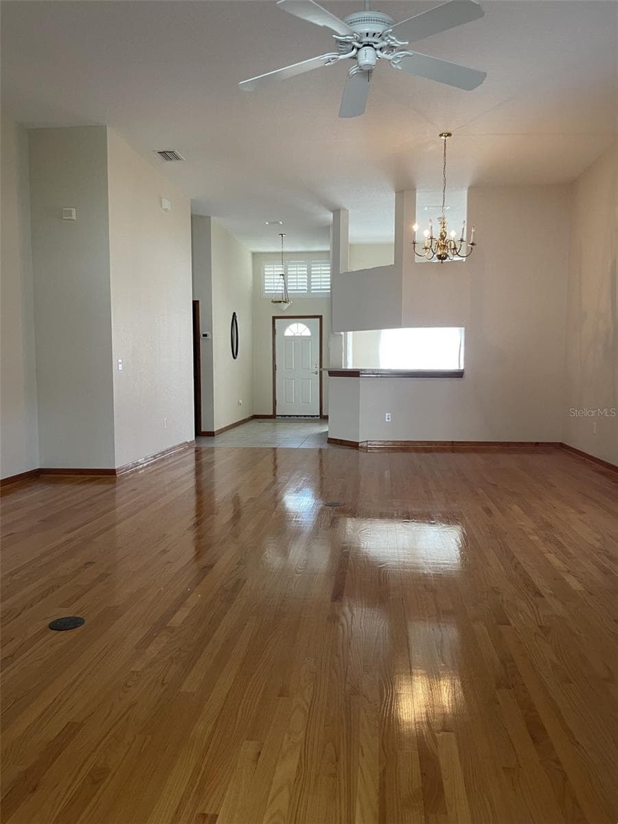 Gleaming wood floors - 2784 ALEXANDER DR, CLEARWATER