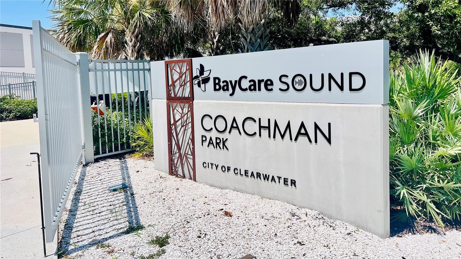 Walking distance to BayCare Sound and Coachman Park - 100 PIERCE ST #1001, CLEARWATER