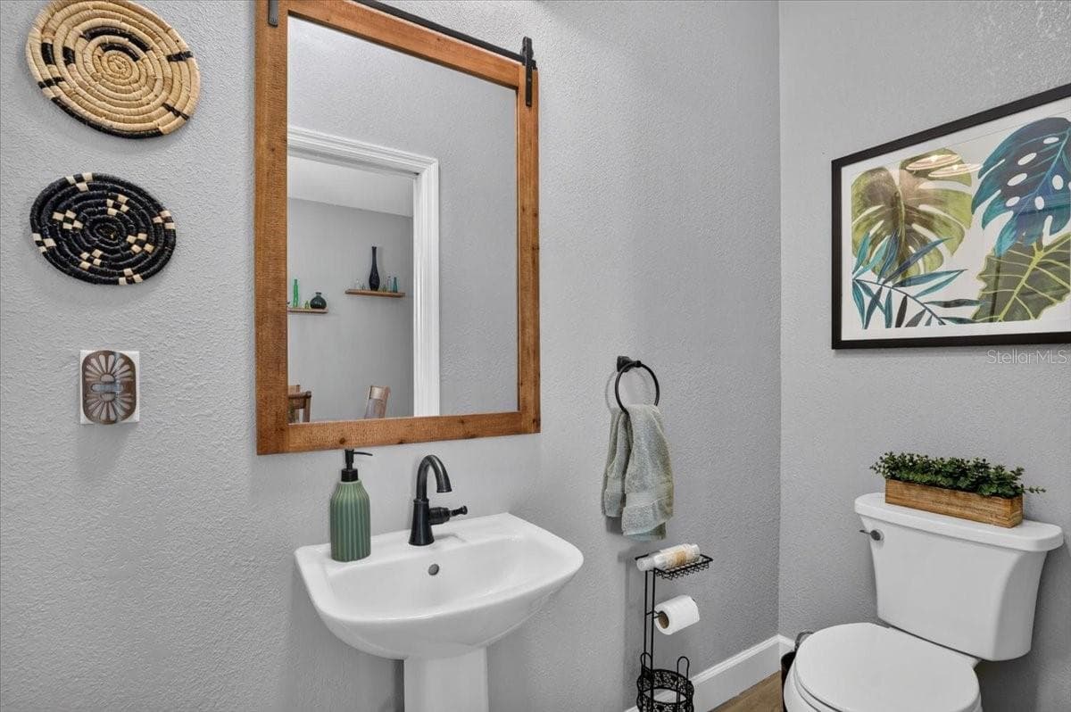 1/2 bath - 11740 DARSEY RD, PARRISH
