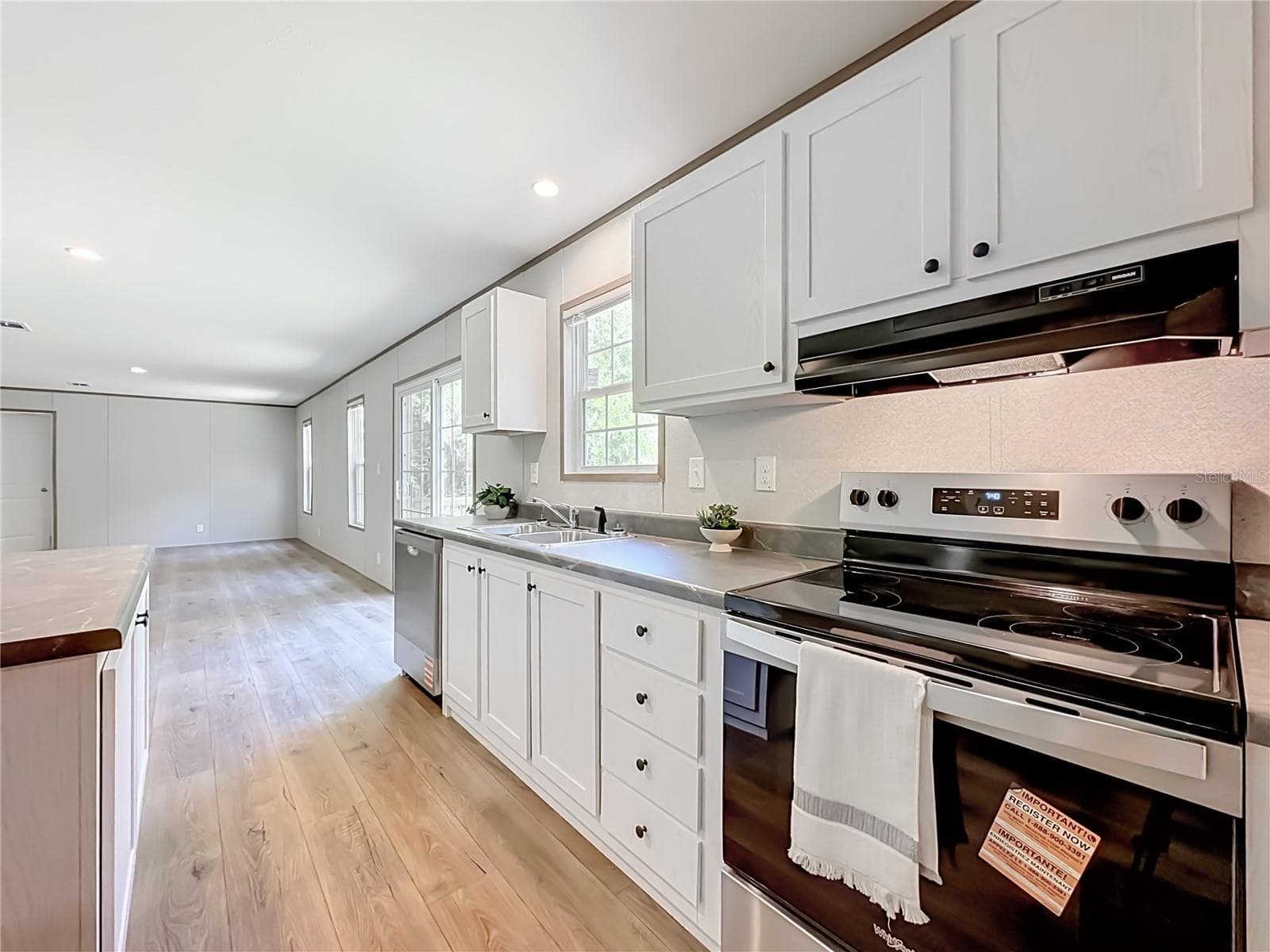 Kitchen - 115 BETSY ROSS PL, SATSUMA