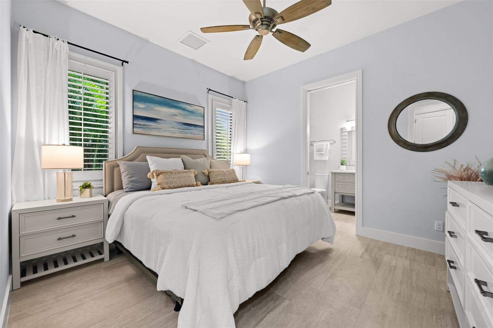 2nd bedroom is a junior suite with ensuite bath - 105 SW 52ND ST, CAPE CORAL
