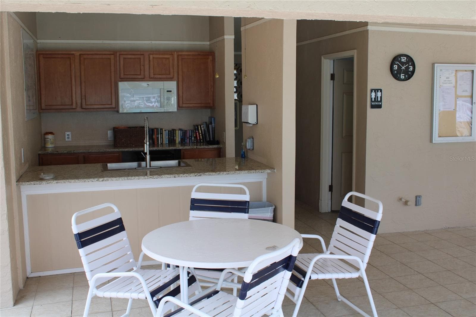 Equipped for a Party - 2288 CITRUS CT, CLEARWATER