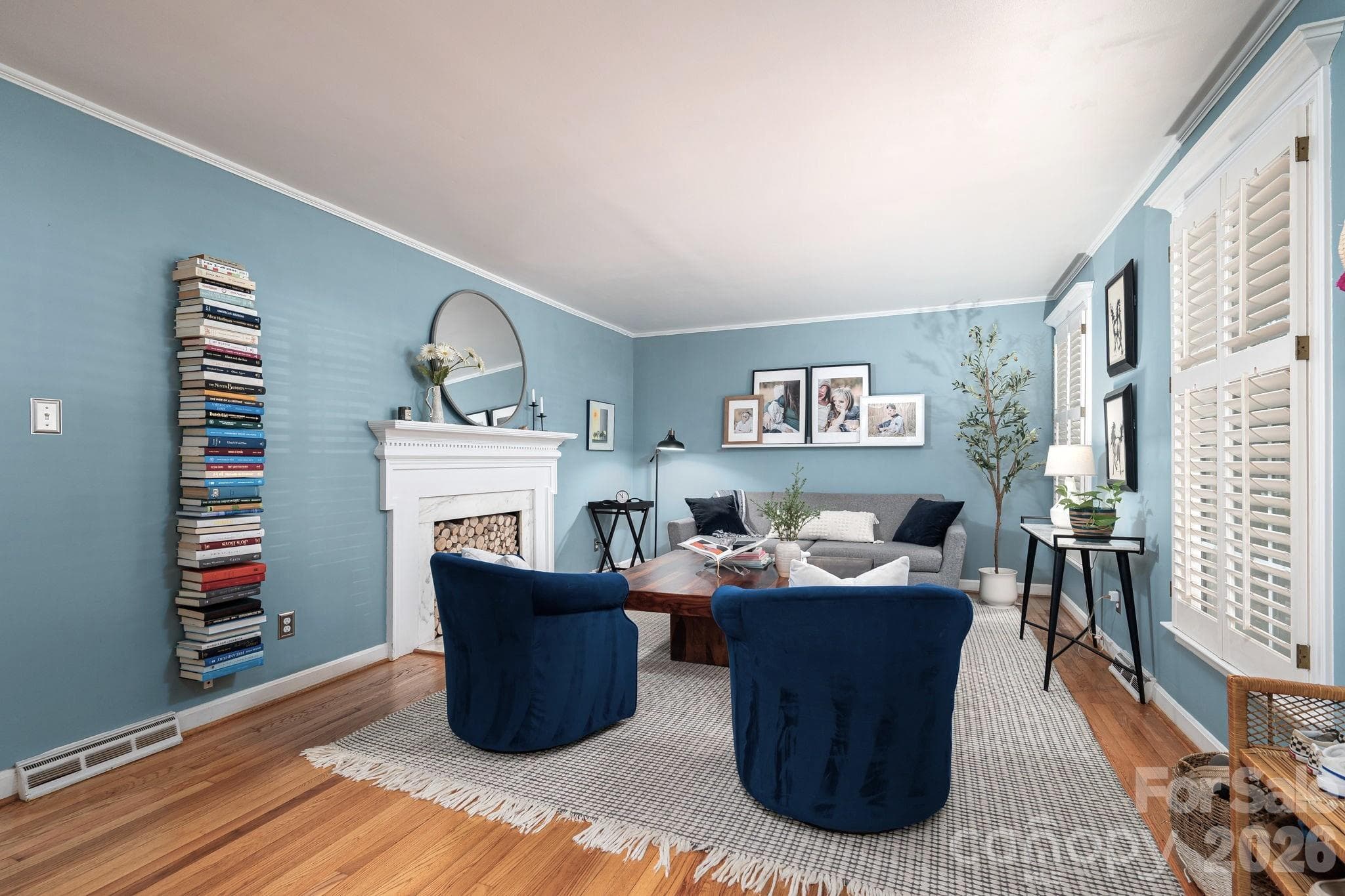 Single Family Residence at 504 Dogwood Lane, Belmont, photo 7 of 33