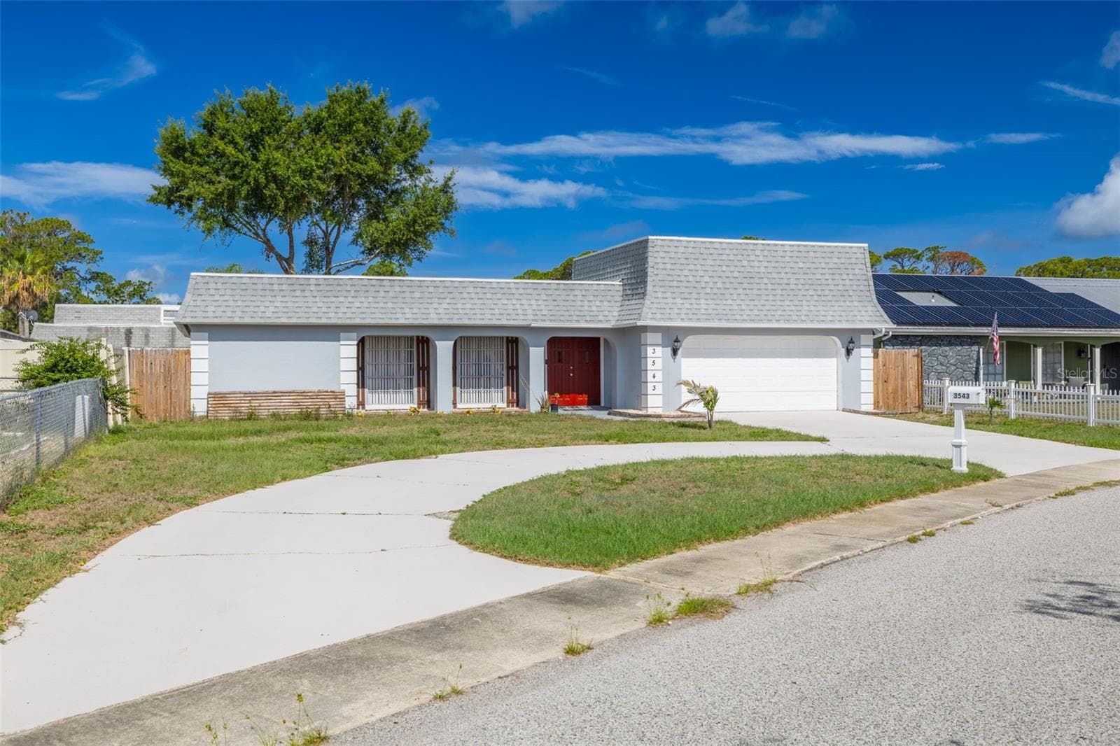 Driveway with lots of room! - 3543 ROCKAWAY DR, HOLIDAY