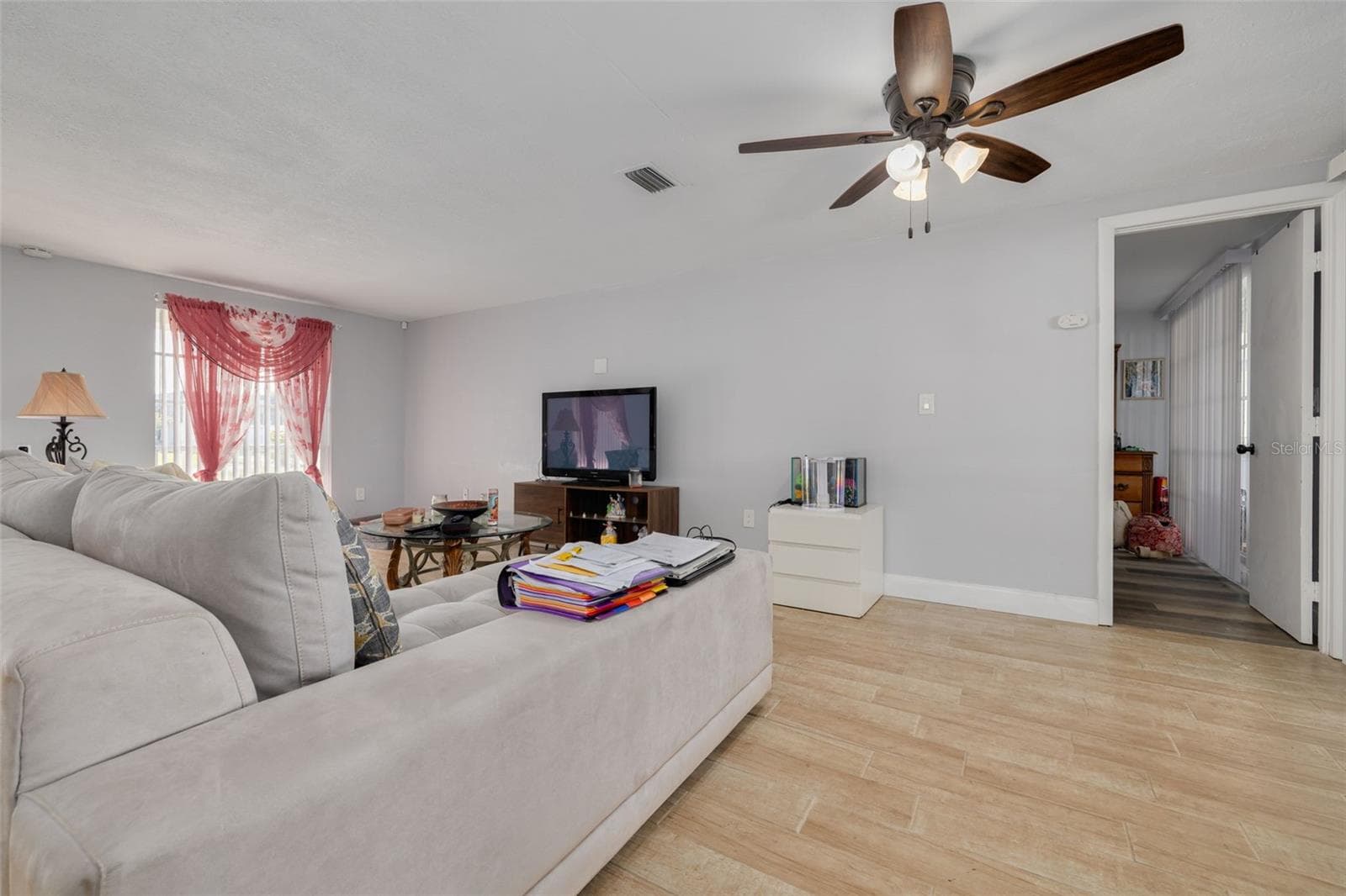 Very Spacious Living Room! - 3543 ROCKAWAY DR, HOLIDAY