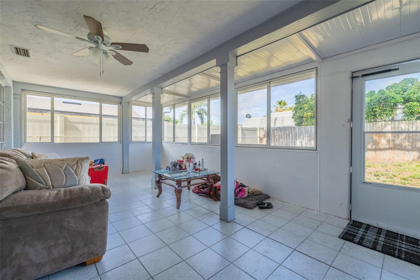 Enclosed Florida Room! - 3543 ROCKAWAY DR, HOLIDAY