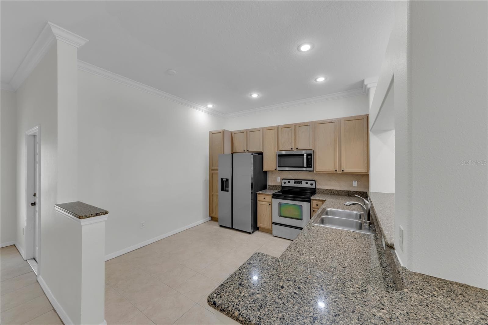 KITCHEN EAT IN SPACE - 1421 RIDGE TER, TARPON SPRINGS