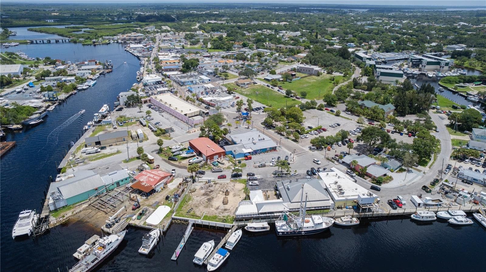 SPONGE DOCKS - 1421 RIDGE TER, TARPON SPRINGS