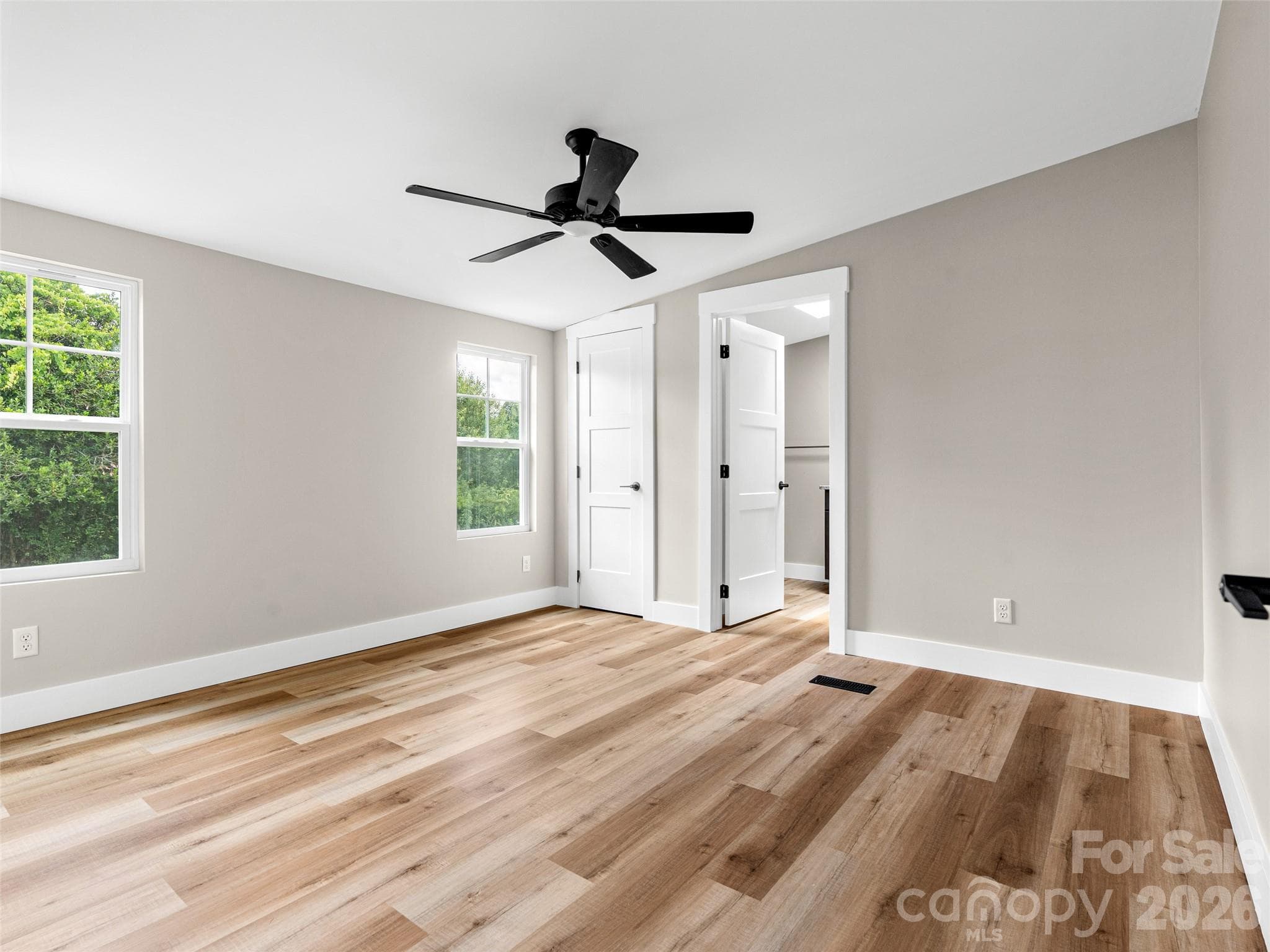 Single Family Residence at 448 Riverwind Drive, Hendersonville, photo 19 of 43