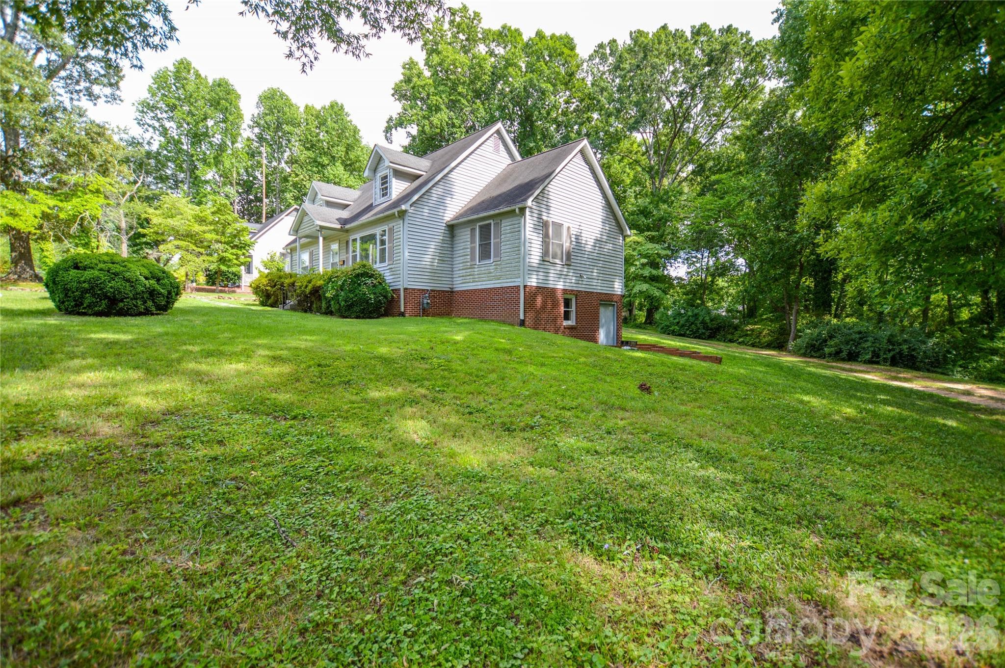 Single Family Residence at 1800 Brantley Road, Kannapolis, photo 3 of 22