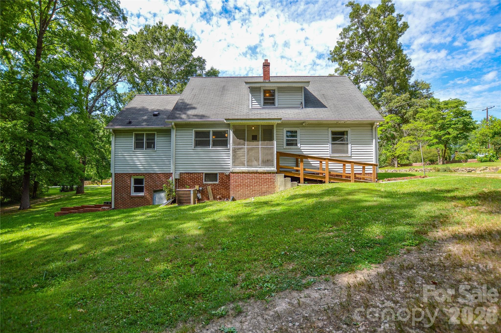 Single Family Residence at 1800 Brantley Road, Kannapolis, photo 4 of 22