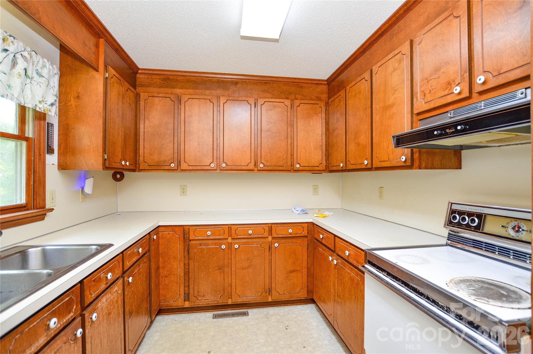 Single Family Residence at 1800 Brantley Road, Kannapolis, photo 11 of 22