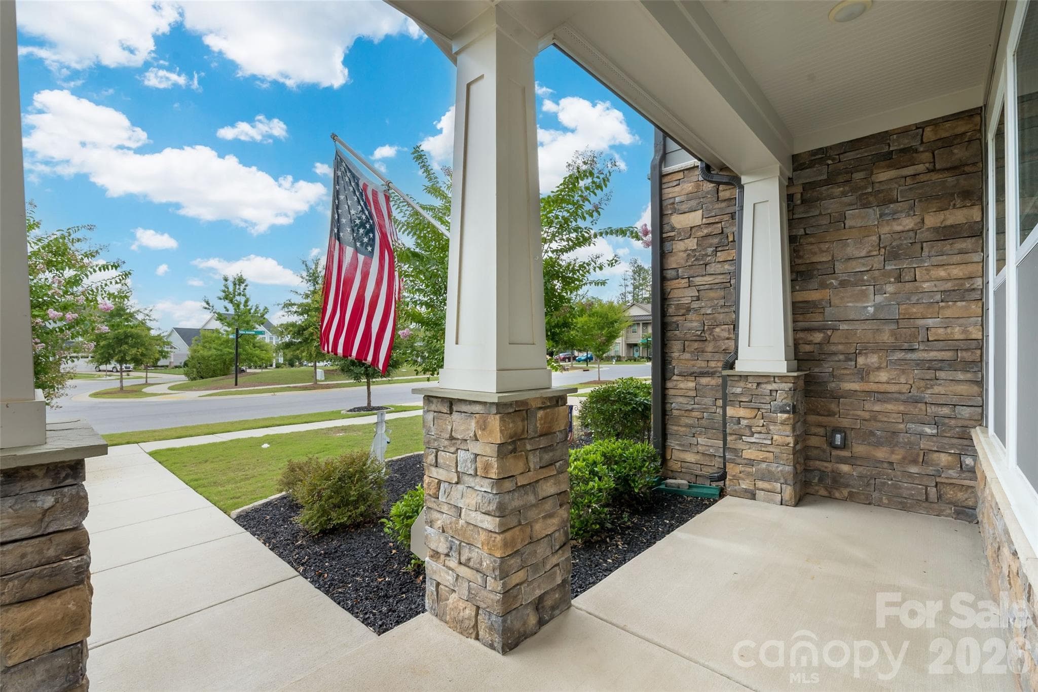Single Family Residence at 720 Yellow Jessamine Drive, Clover, photo 6 of 38