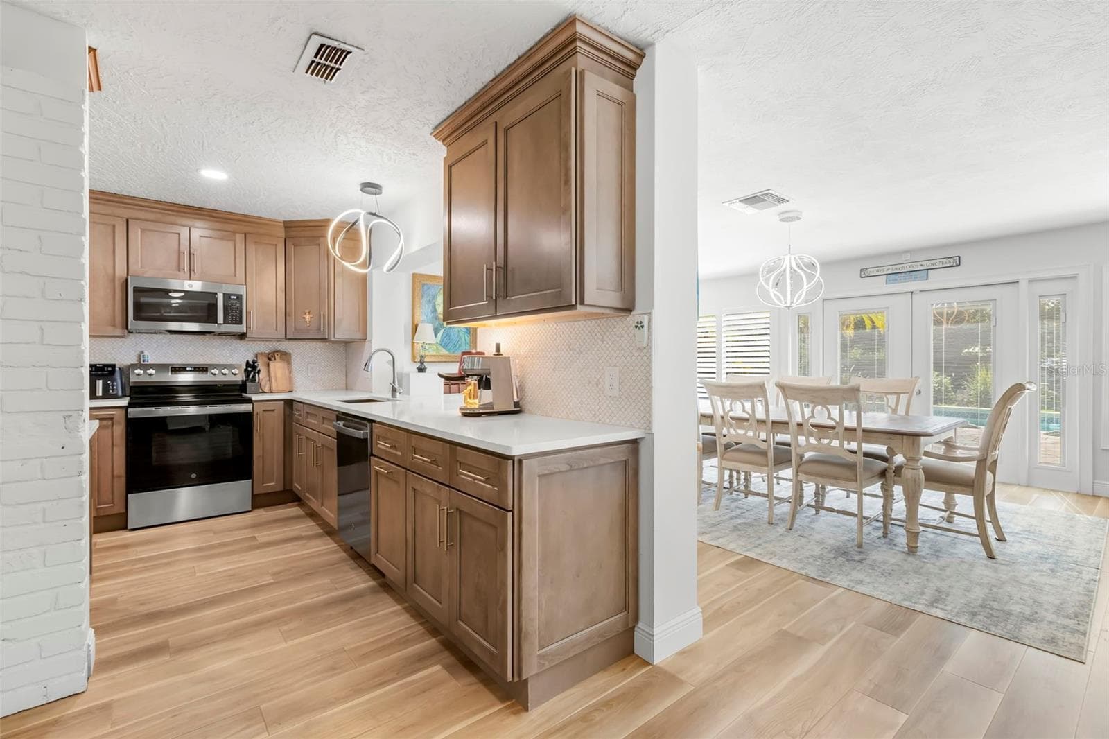 Single Family Residence at 121 CARLYLE DR, PALM HARBOR, photo 41 of 59