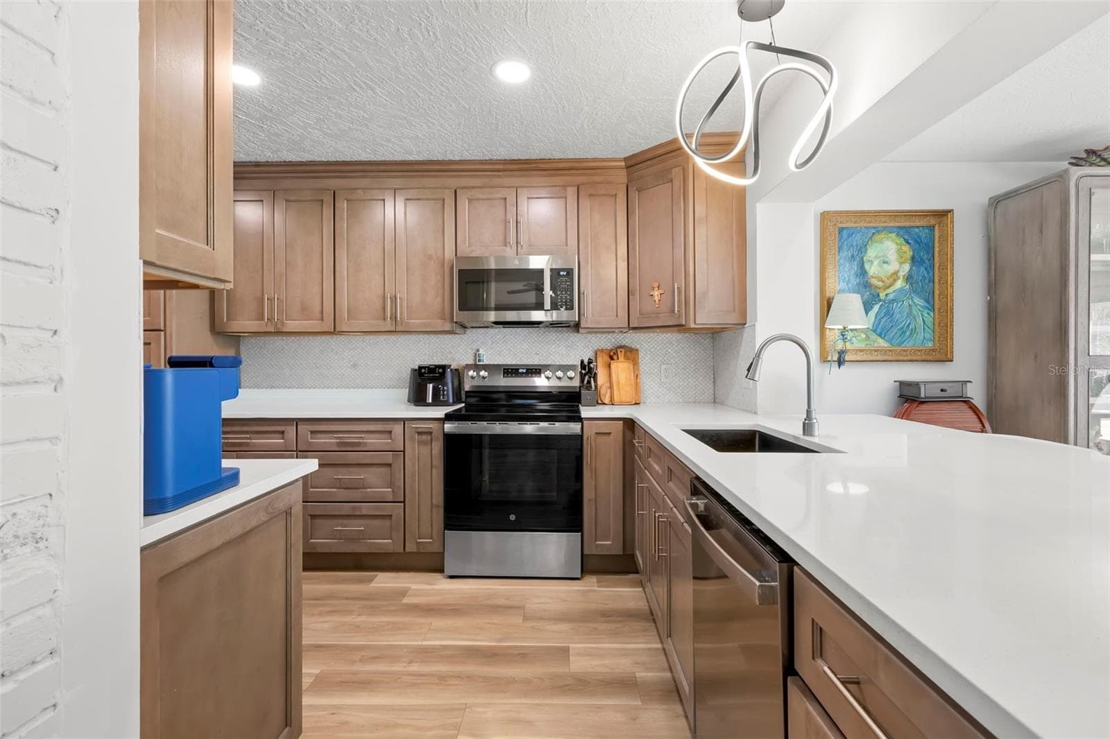 Single Family Residence at 121 CARLYLE DR, PALM HARBOR, photo 42 of 59