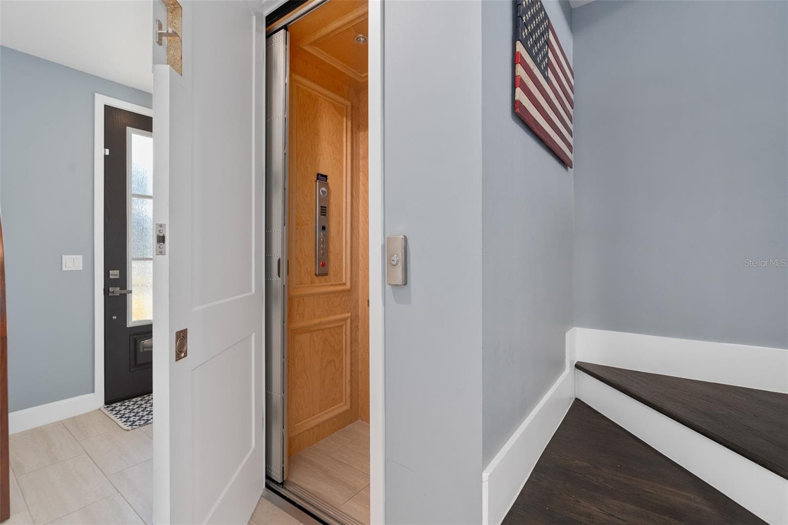 Custom Elevator - 129 S PARK AVE #8E, WINTER GARDEN
