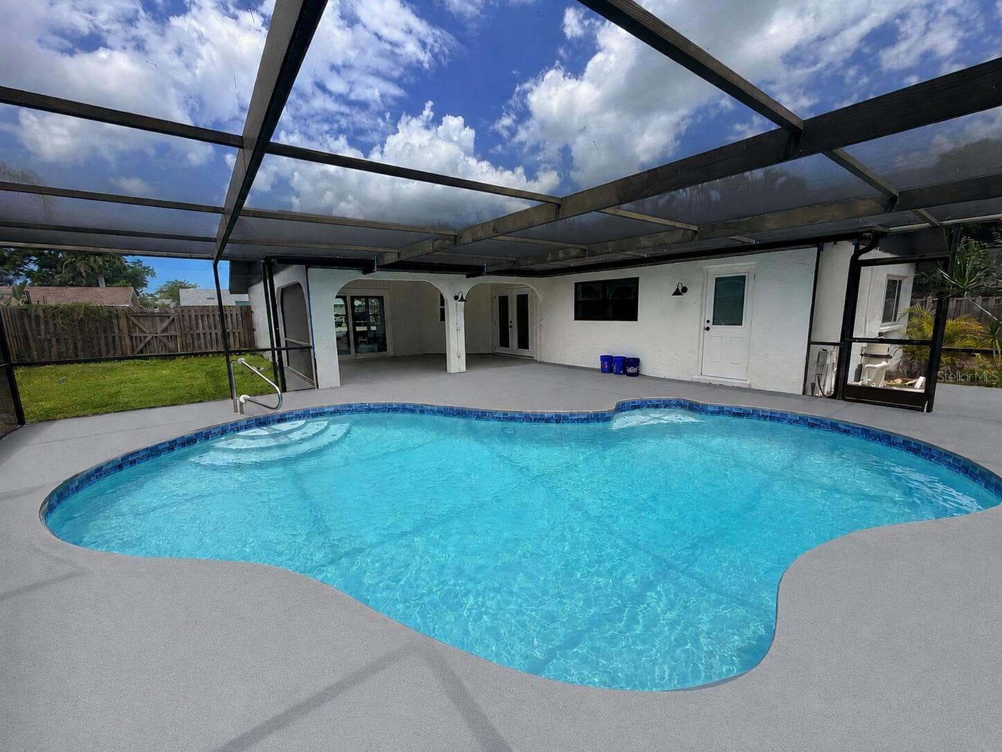 Single Family Residence at 303 70TH ST NW, BRADENTON, photo 2 of 17