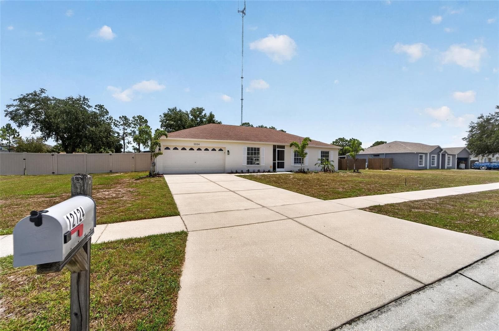 Single Family Residence at 12124 COLONIAL ESTATES LN, RIVERVIEW, photo 5 of 34