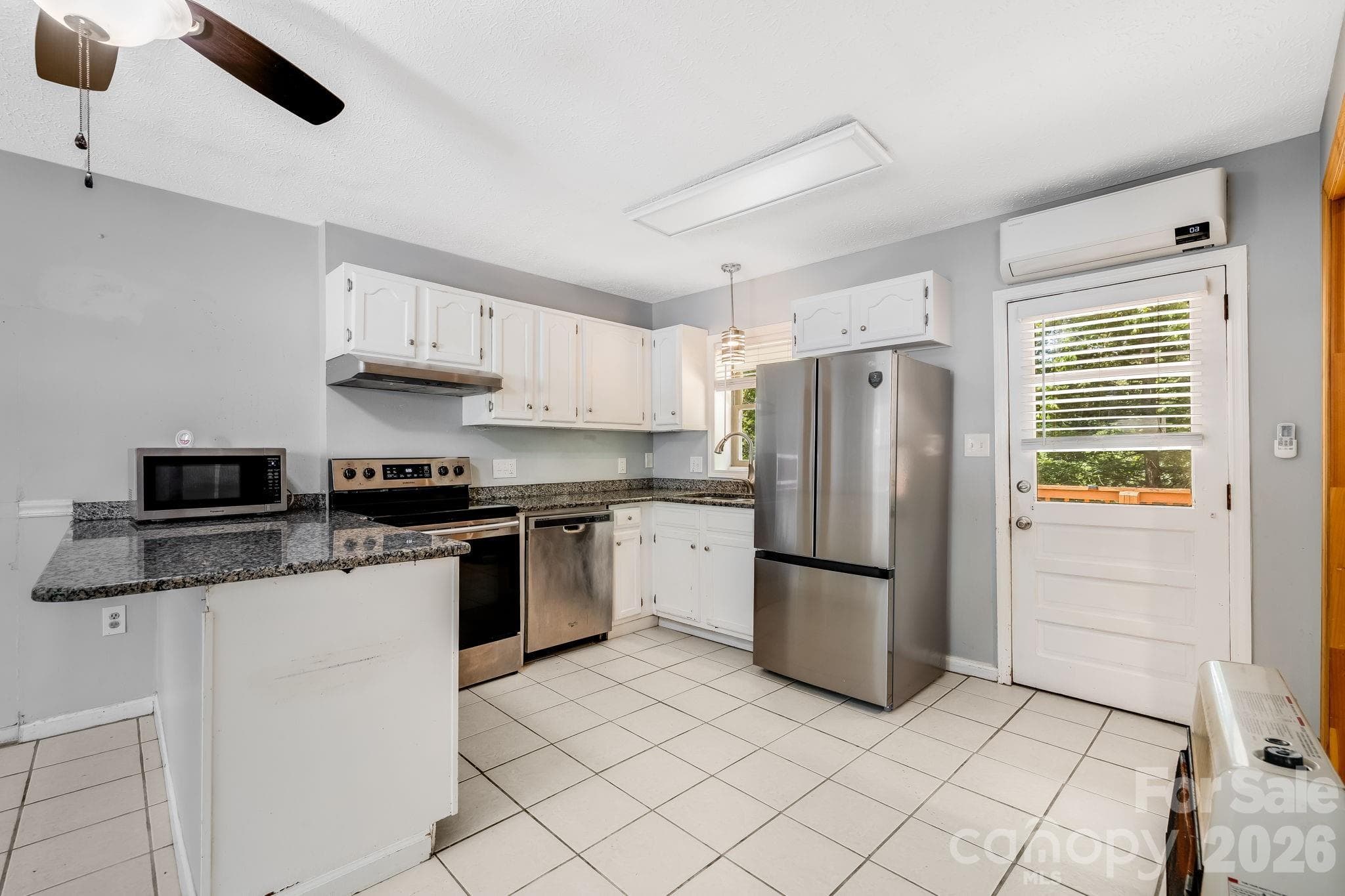 Single Family Residence at Weaverville, photo 4 of 35