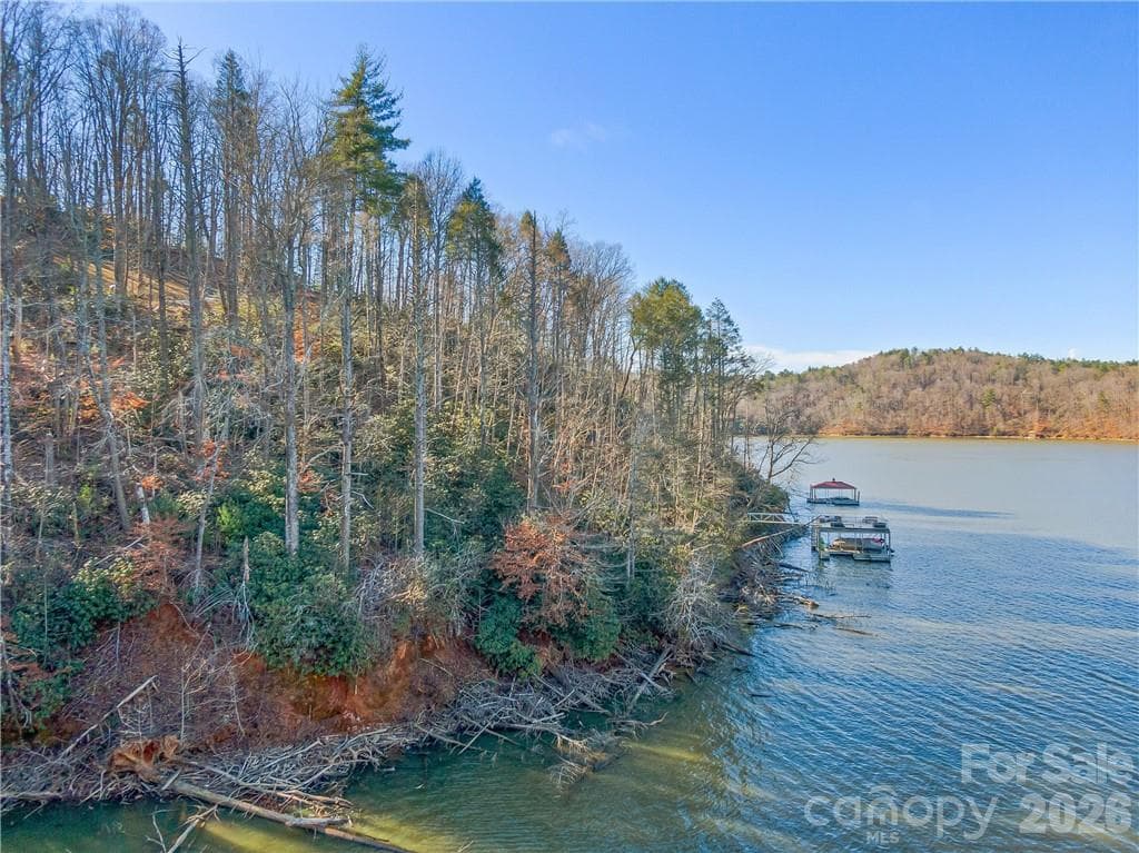 Mountain and lake views in a quiet cove. - Nebo