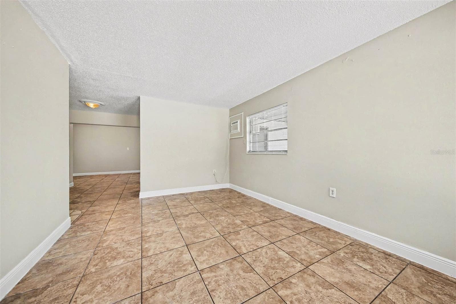 Single Family Residence at 4333 CYNTHIA ST, ORLANDO, photo 4 of 16