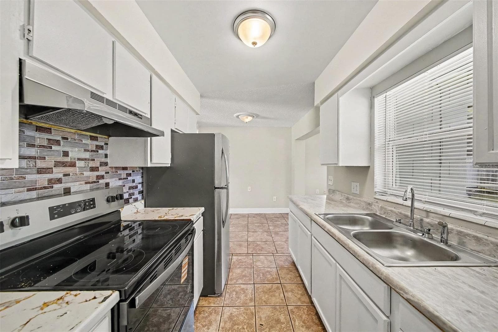 Single Family Residence at 4333 CYNTHIA ST, ORLANDO, photo 6 of 16